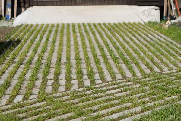 Příjezdová cesta ke garáži - Rainstone