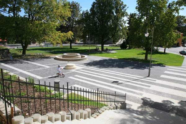 Betonová dlažba pro park v Kynšperku nad Ohří